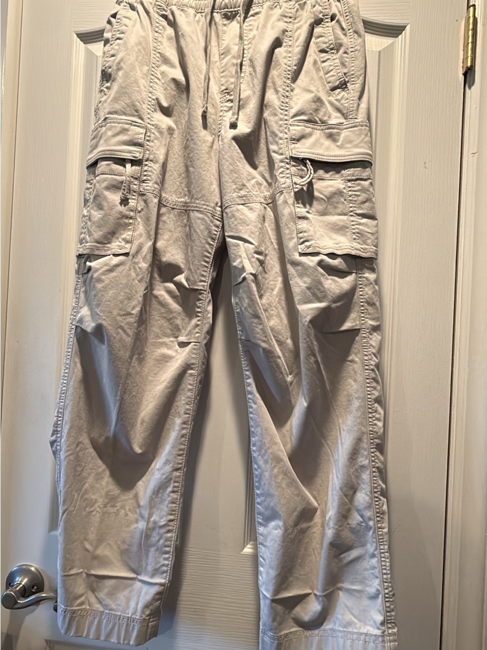 Hollister Men's Cargo Baggy Pants in Light Beige
